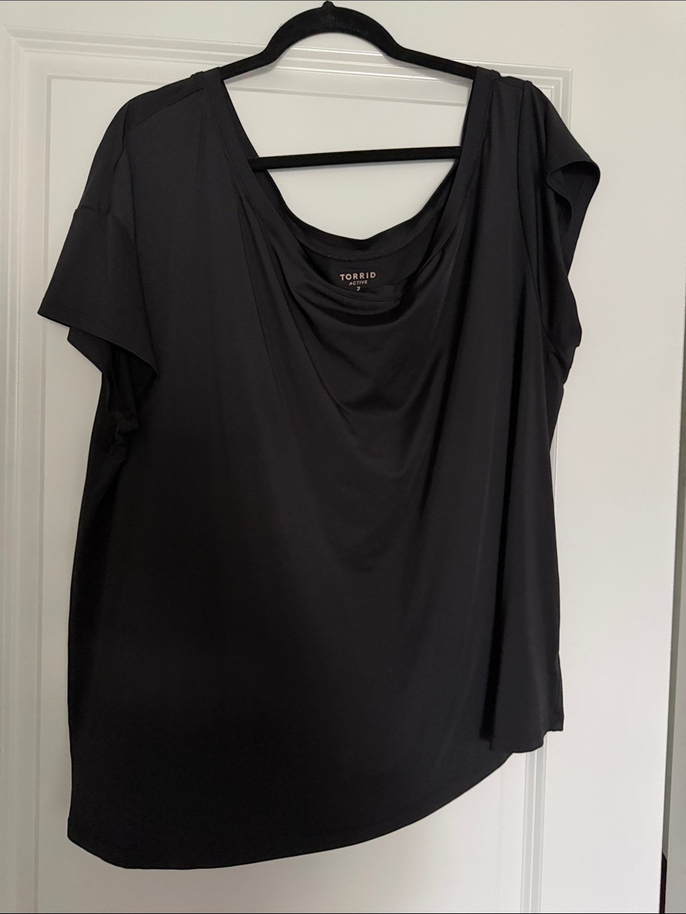 torrid active Black off the shoulder Short Sleeve Top